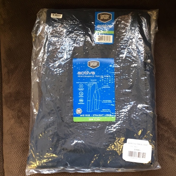 BERKLEY Jensen Active Travel Pant: Size 33W x 32L - Picture 10 of 10